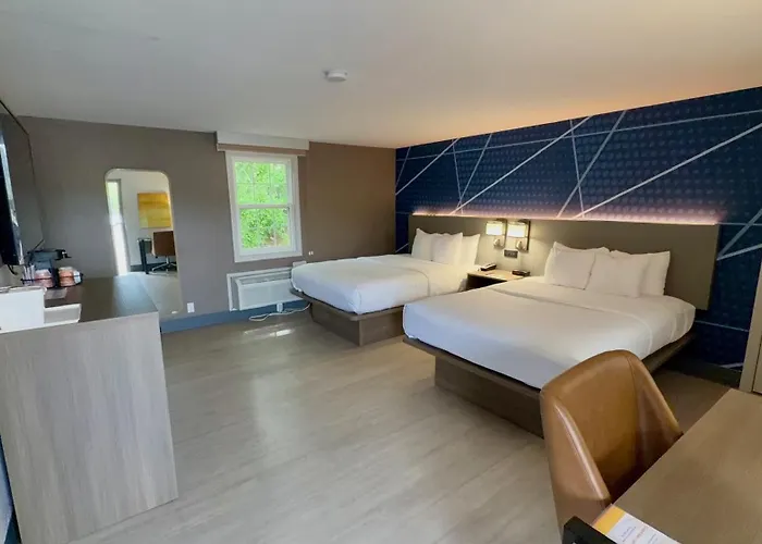 Comfort Inn & Suites Sturbridge-Brimfield